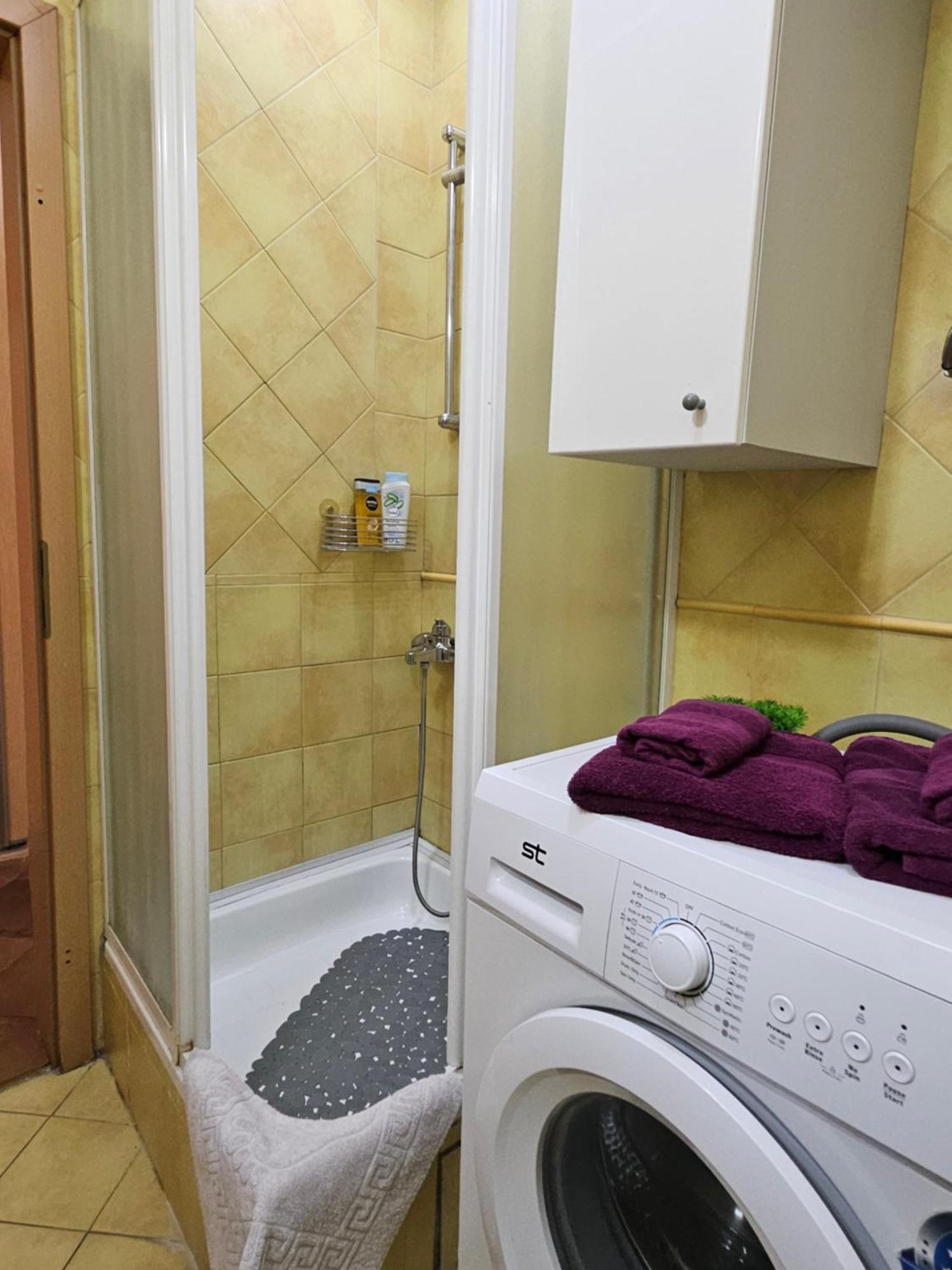 Lovely Square Apartment Purple Velvet Escópia Quarto foto